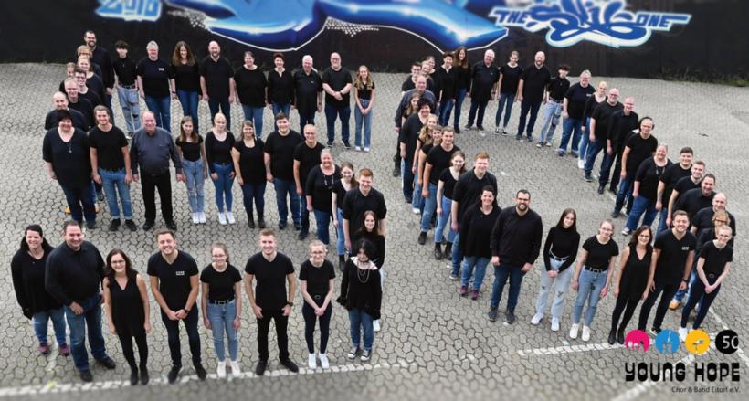 Der Chor 'Young Hope' singt am Pfingstmontag im Bonner Münster