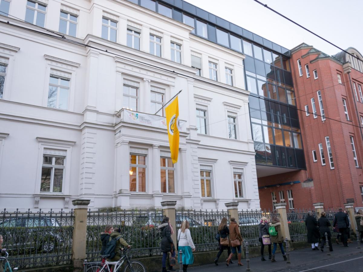 8.12.2017
Weihbischof Puff besucht Liebfrauenschule Bonn anlässlich der 100-Jahr-Feier