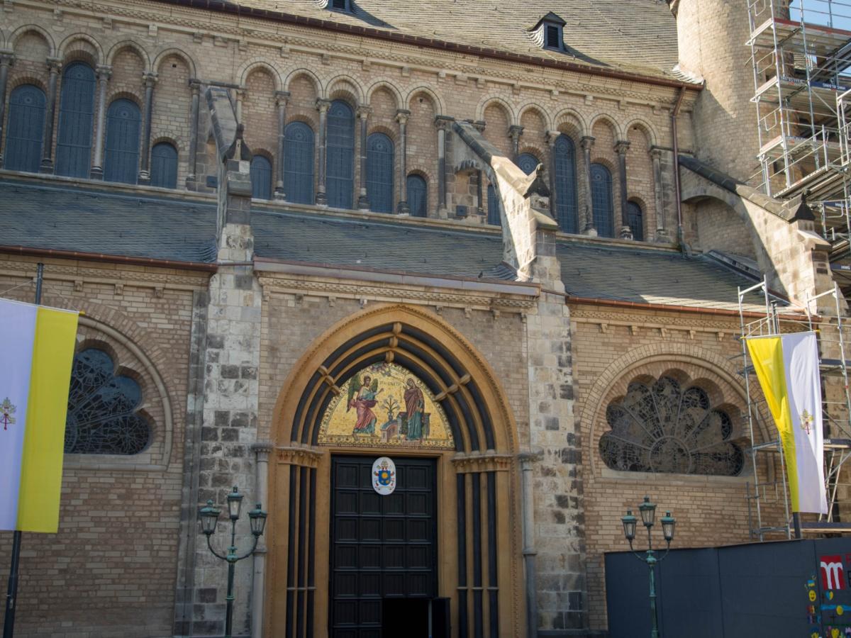 Pontifikalamt zur Wiedereröffnung des Bonner Münsters