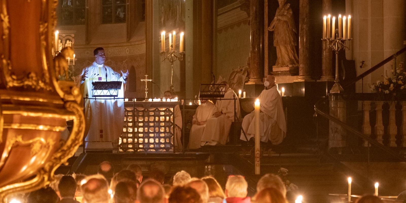 Stadtdechant lädt zur Heiligen Woche im Bonner Münster ein