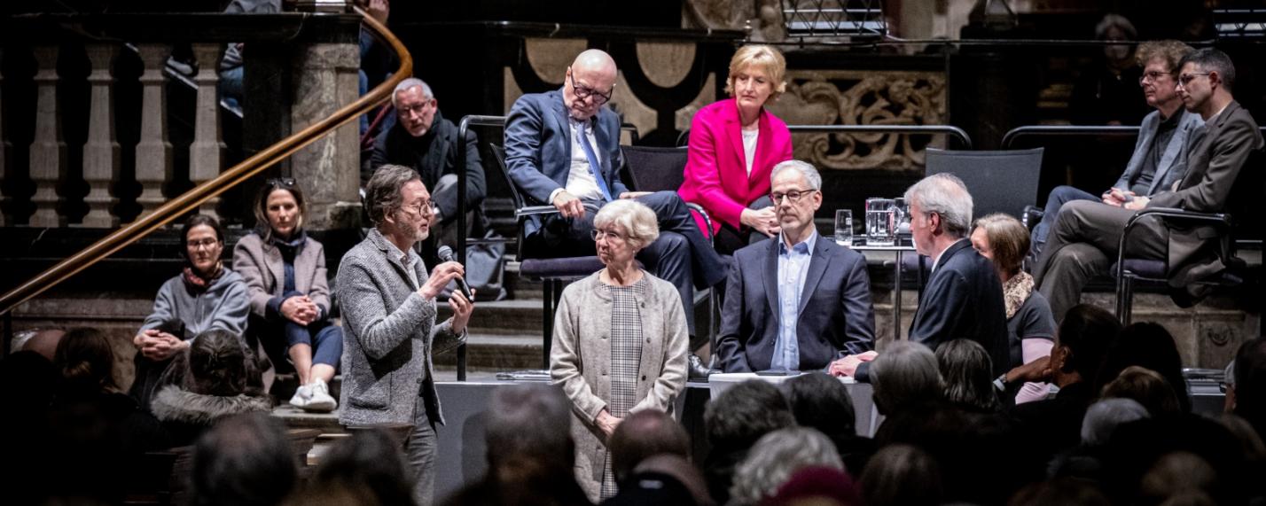 750 Besucher bei Podiumsdiskussion im Bonner Münster