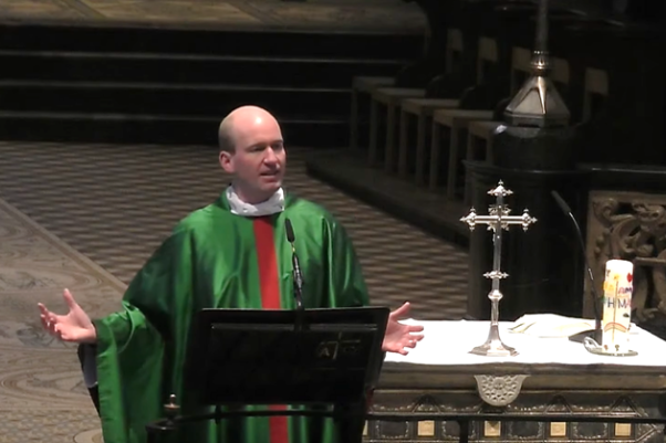 Kaplan Jasper während seiner Predigt am 21. Januar am 21. Januar