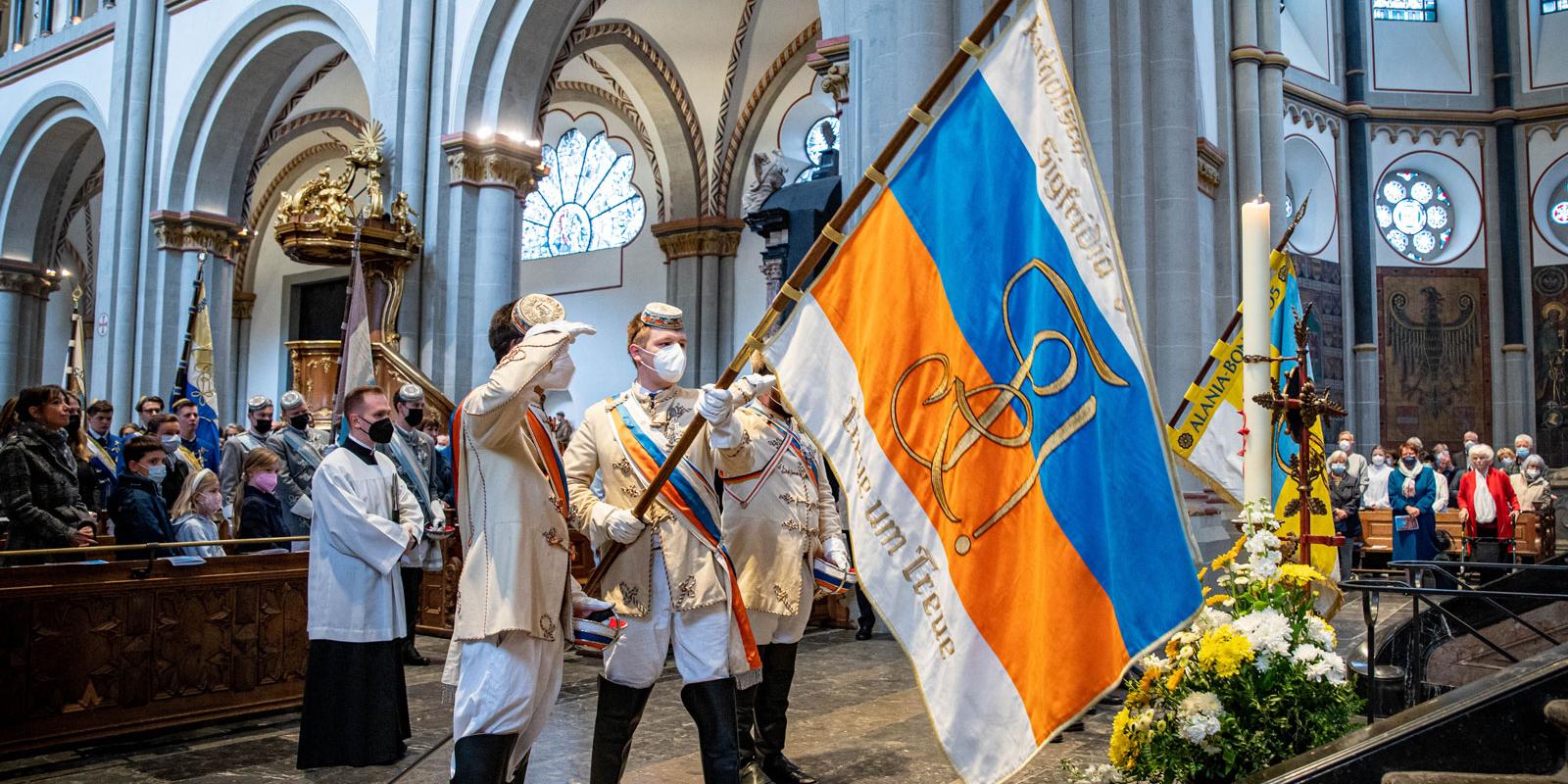 Studentenverbindungen zu Gast im Bonner Münster